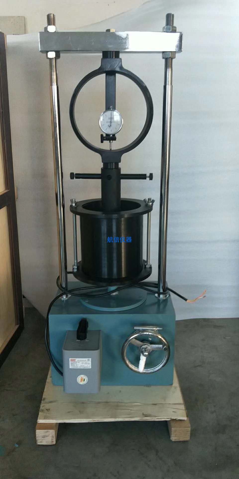 承載比試驗(yàn)儀(圖1) 承載比試驗(yàn)儀