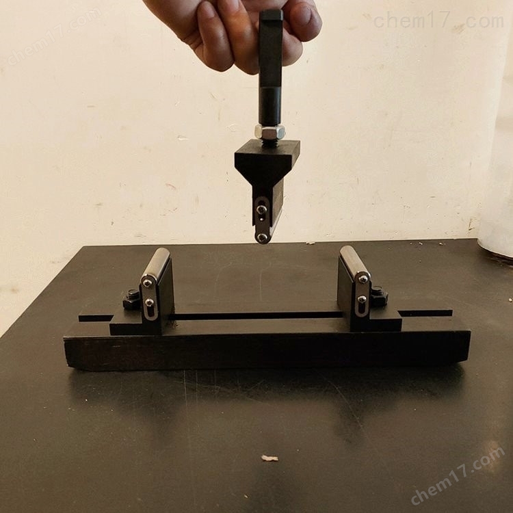 巖石抗折強度試驗夾具 介紹(巖石抗折強度試驗夾具 技術指標)(圖2) 巖石抗折強度試驗夾具 介紹(巖石抗折強度試驗夾具 技術指標)(圖2)